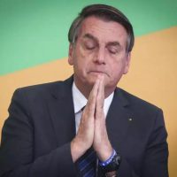 bolsonaro-rezar-stf-deixar-resolver-o-brasil